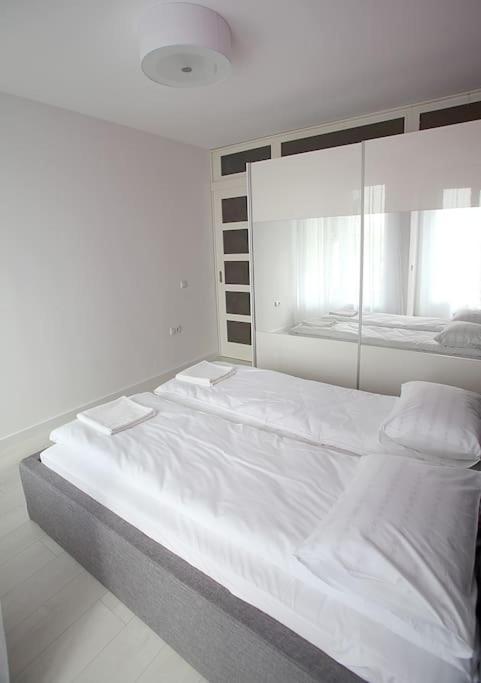 Modern Turquoise Apartment/free Wifi Софія