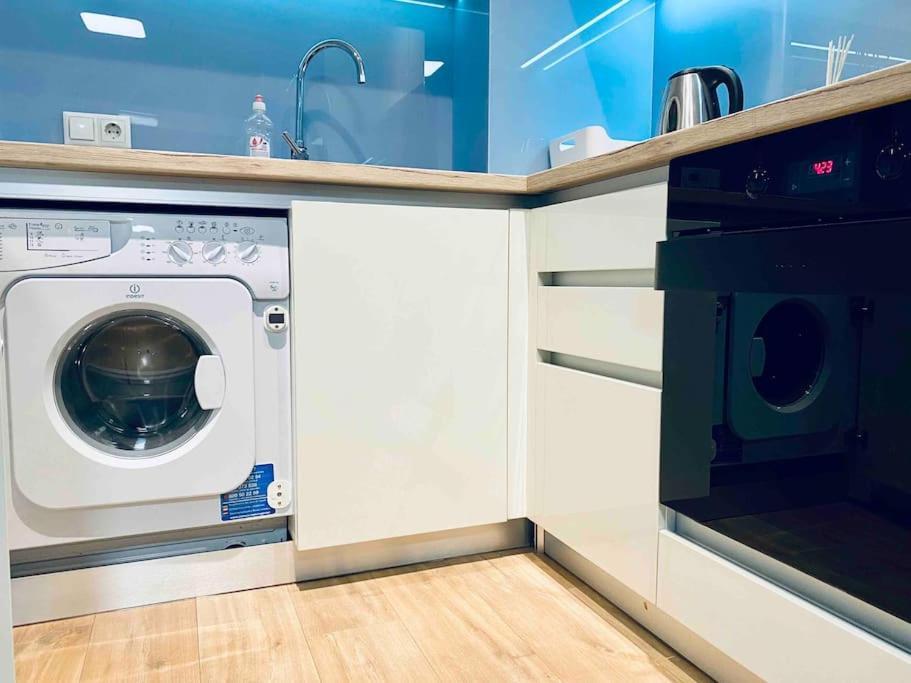 Modern Turquoise Apartment/free Wifi Апартаменти Софія